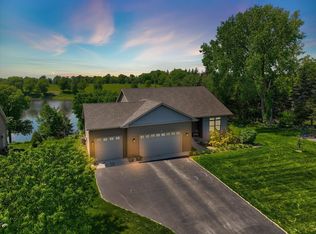 31468 Maria Ave, Lindstrom, MN 55045