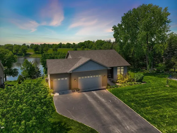 31468 Maria Ave, Lindstrom, MN 55045