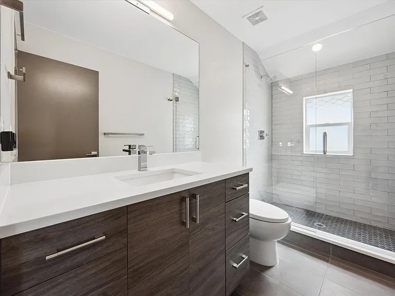 1419 N Irving St — Photo 13