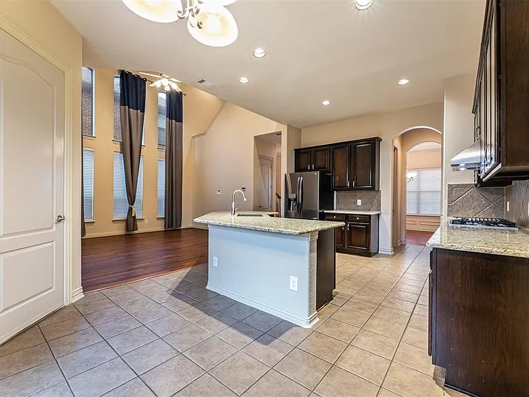 1475 Cambridge Dr — Photo 17