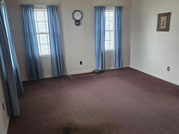 4th image of 909 Southover Rd