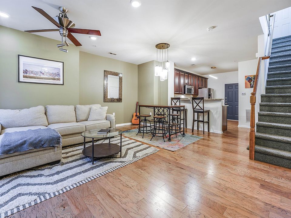 1st image of 5 Wisteria Ln