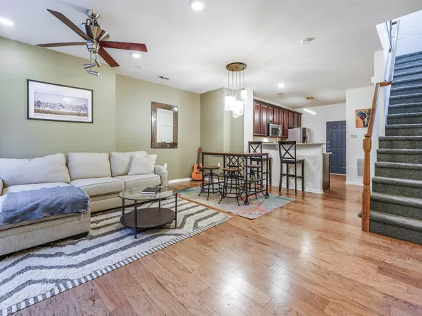 5 Wisteria Ln, Garfield, NJ 07026