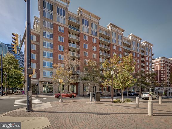 3rd image of 820 N Pollard St APT 604