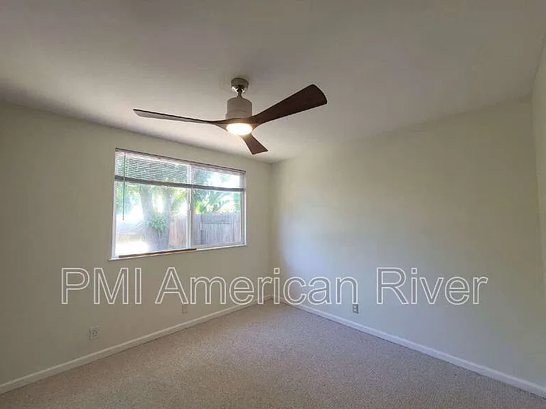 881 Beardsley Dr — Photo 11