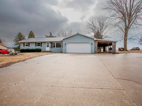 241 E South St, Dakota, IL 61018