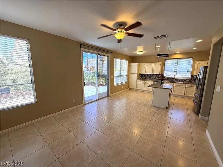 136 Serenade Ct — Photo 8