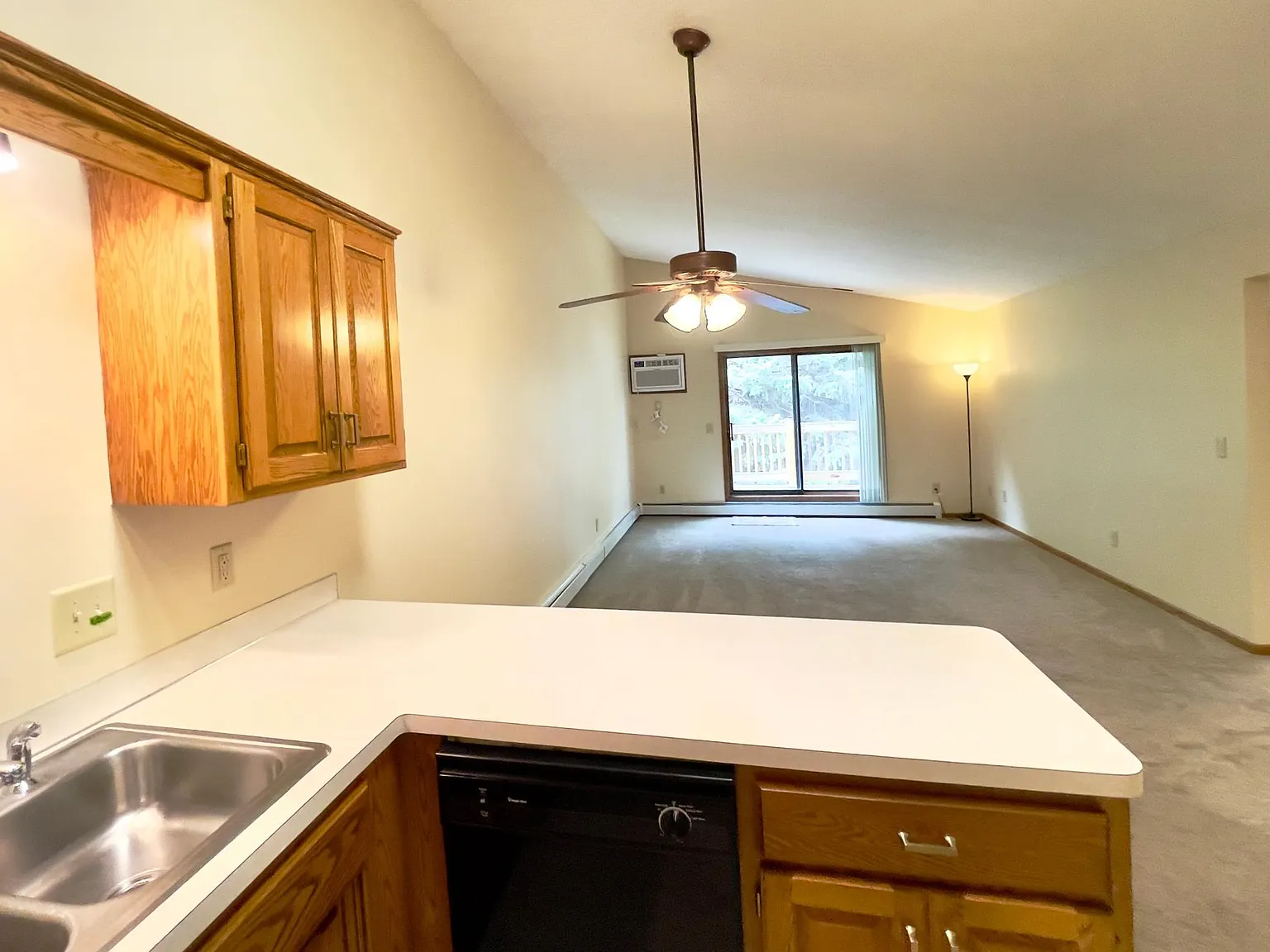 2 bed, 1.0 bath, 1000 sqft, $1,450 — Photo 4