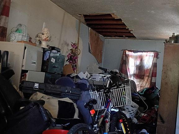 3rd image of 1713 SE 18th St