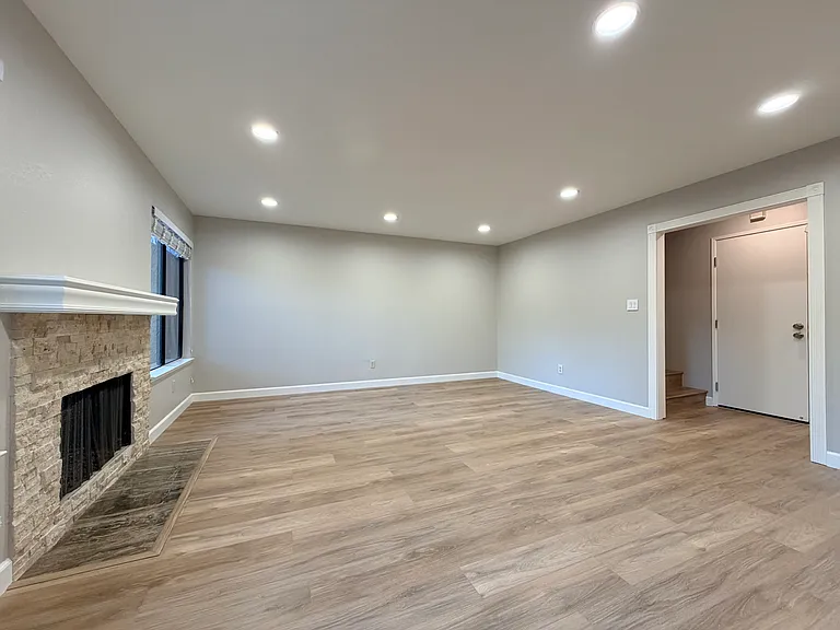 36075 Vallee Ter — Photo 5