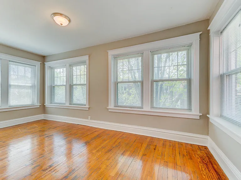 6331 Southwood Ave #3W — Photo 8