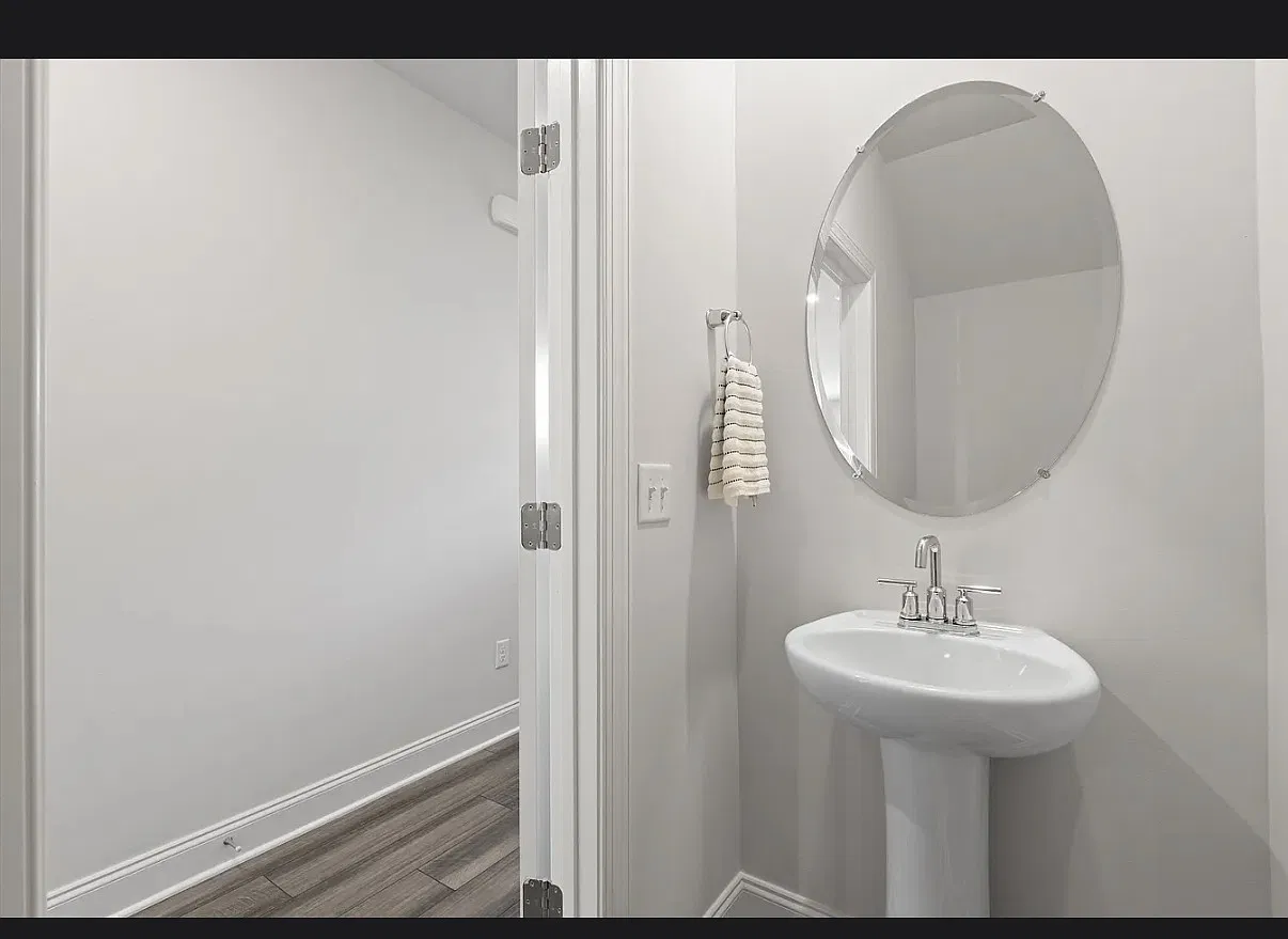 3 bed, 2.5 bath, 1601 sqft, $2,000 — Photo 4