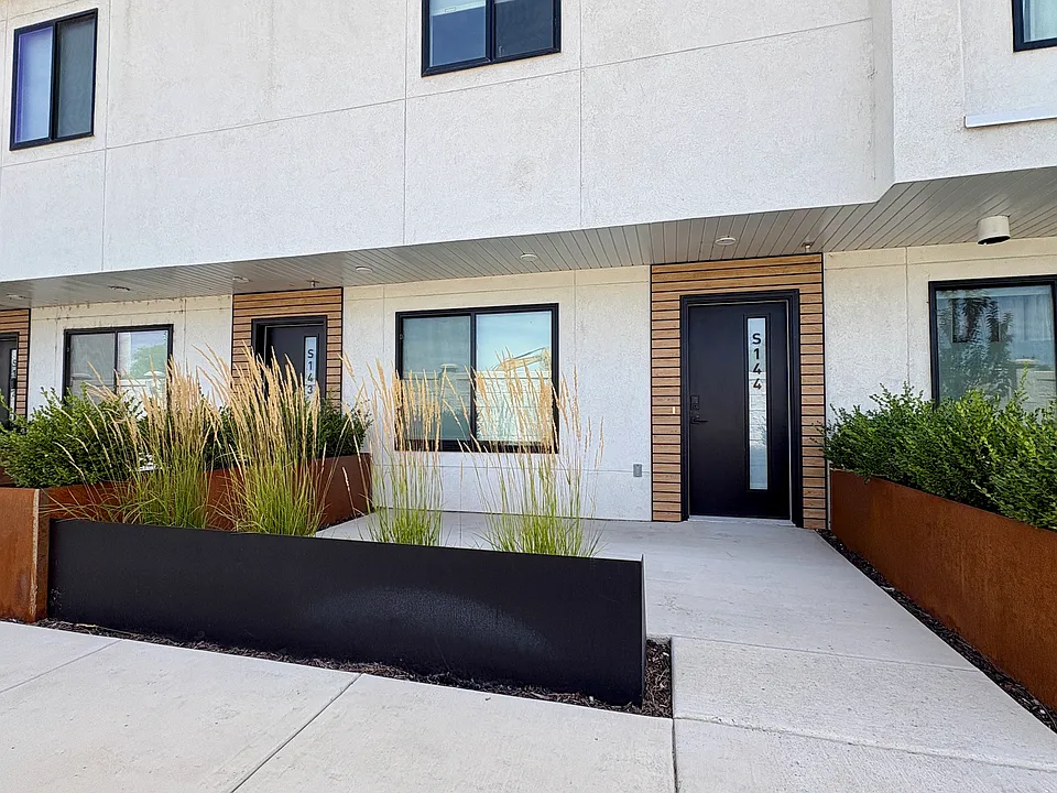 44 W Iko Ave #144