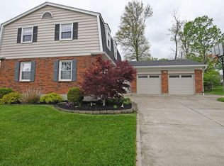 8070 Ashgrove Dr, Cincinnati, OH 45244