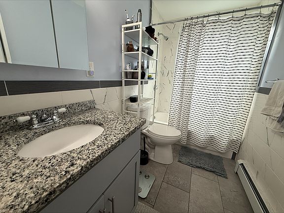 3rd image of 29 Waverly St #2