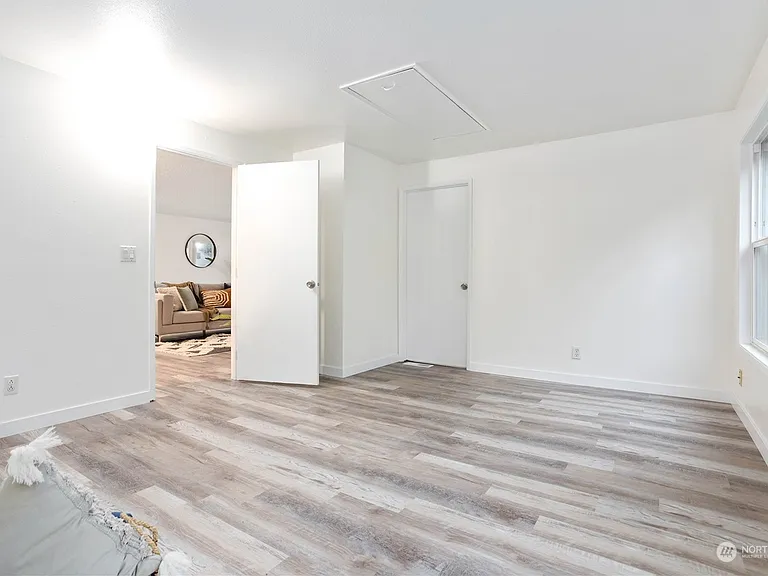 475 Barnes Rd — Photo 10
