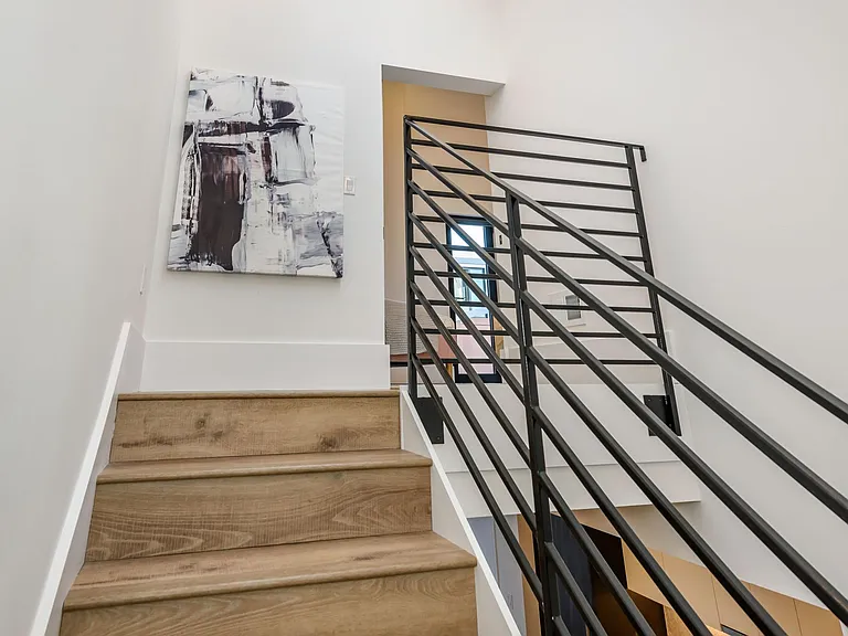 1288 Howard St #330 — Photo 8