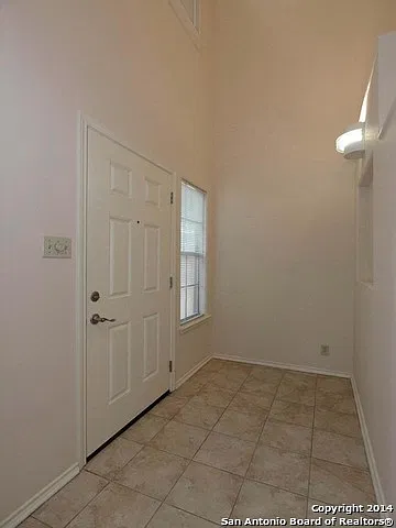 2 bed, 2.5 bath, 1800 sqft, $2,500 — Photo 4