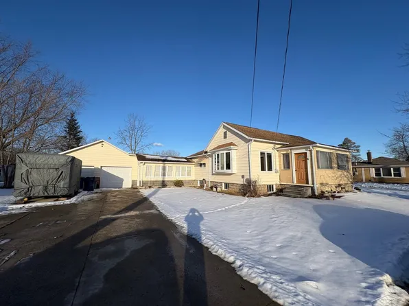 565 N River Rd, Saginaw, MI 48609