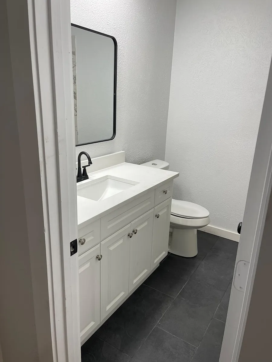 2nd bathroom - 3513 Whitney Dr