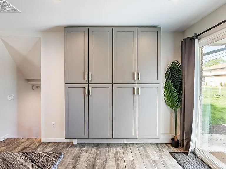 8743 Leslie Dr — Photo 10