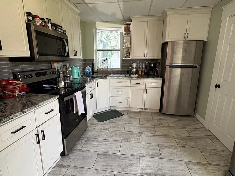 2000 Tytus Ave — Photo 4