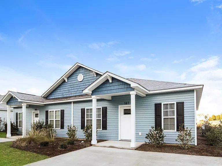 187 Highlands Glen Dr — Photo 2