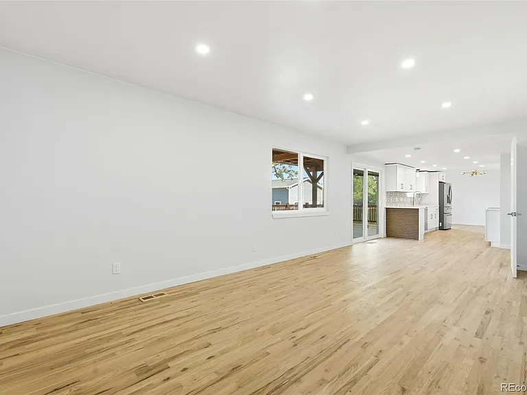 6752 S Dahlia Ct — Photo 14