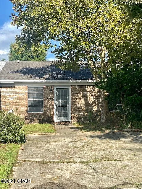 2422 Johnson Dr