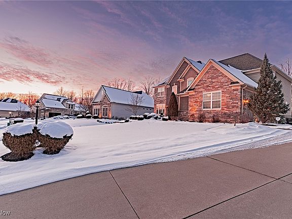 3rd image of 14300 Castlereagh Ln