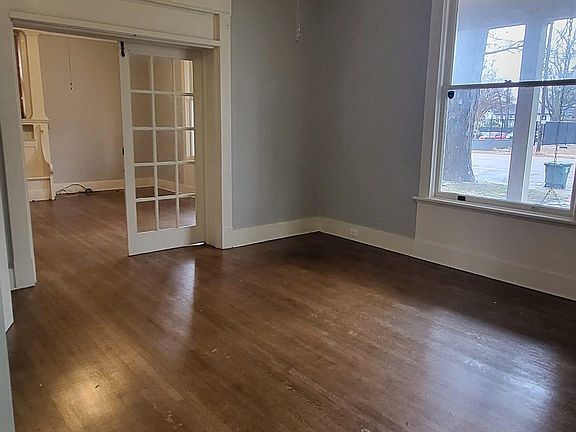 4th image of 37 S McLean Blvd
