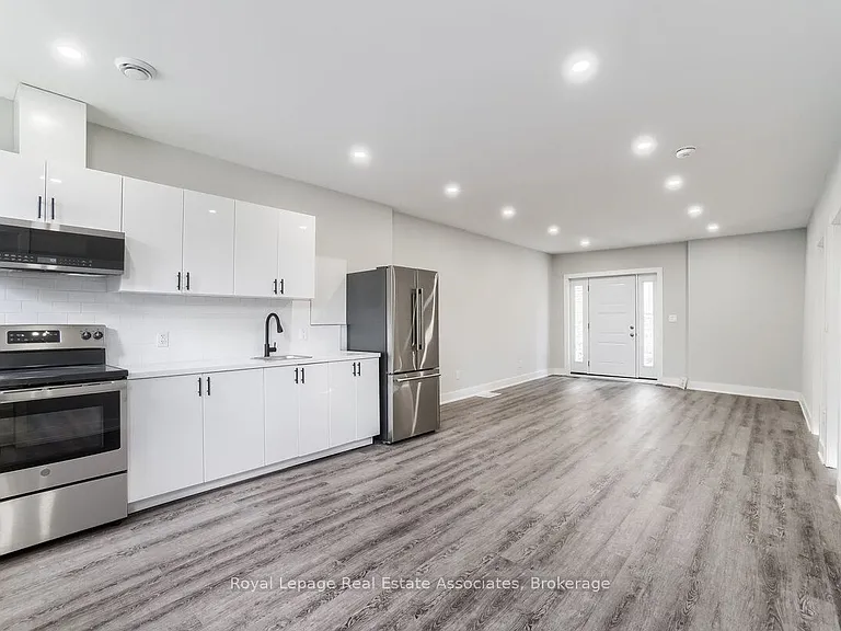 39 Welland Ave S #2 — Photo 4