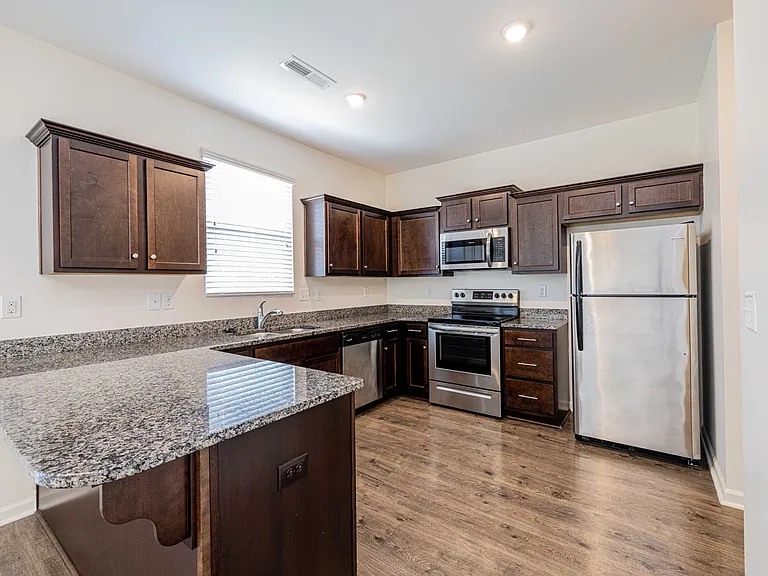 535 Calen Ln — Photo 7