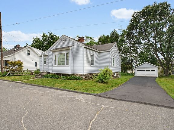2nd image of 17 Reynolds St