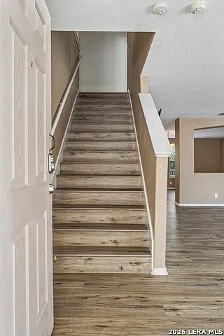 5 bed, 2.5 bath, 2740 sqft, $2,490 — Photo 4