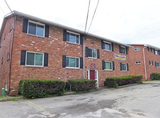 365 Moon Clinton Rd, Coraopolis, PA 15108