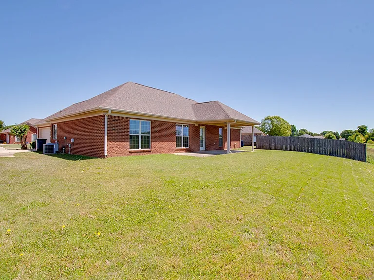 120 Lexi Ln — Photo 23