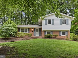 10300 Continental Ln, Fairfax, VA 22030