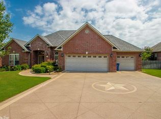 140 Mountain Valley Dr, Maumelle, AR 72113