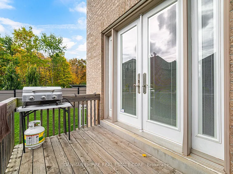 2118 Vineland Cres — Photo 46