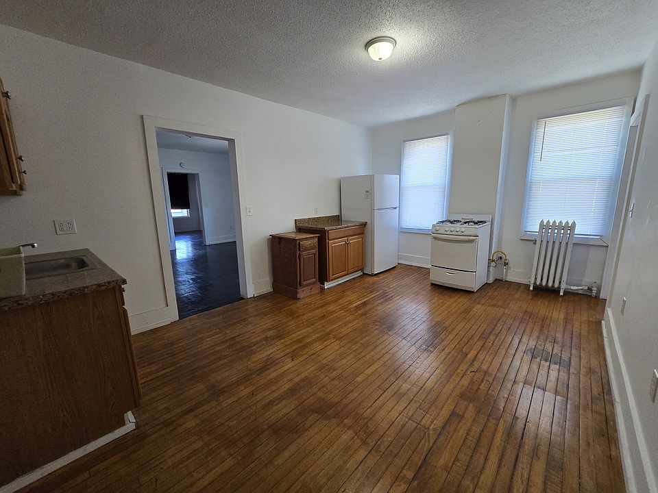 1st image of 111 Osborne St APT 5