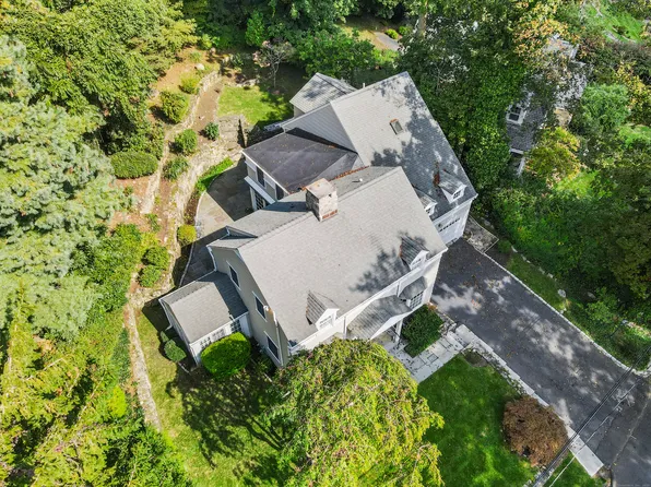 75 Halliwell Drive, Stamford, CT 06902