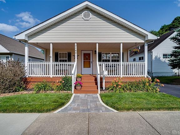 4th image of 2140 Culver Ave