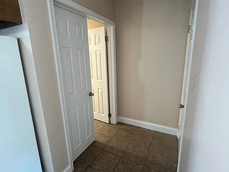 186 E Main St — Photo 7