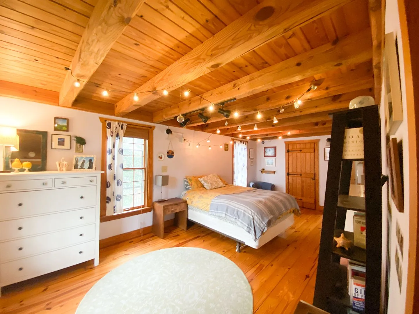 Adorable Furnished Home in Westlake Hills! — Photo 3
