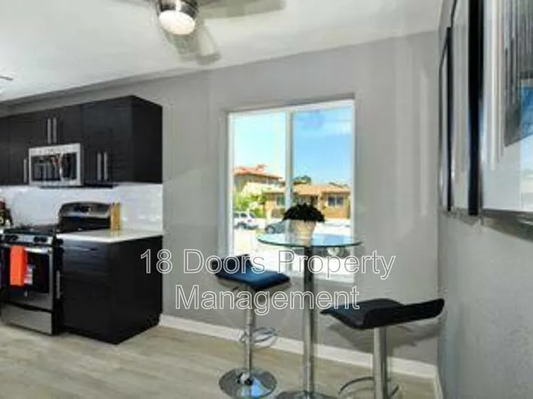 4424 51st St #11 — Photo 7