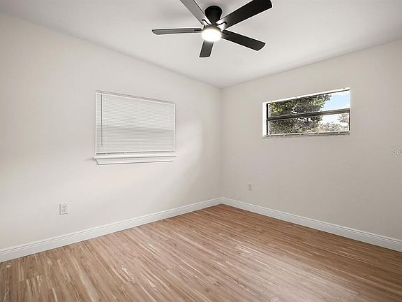 4th image of 1103 Malcom Rd