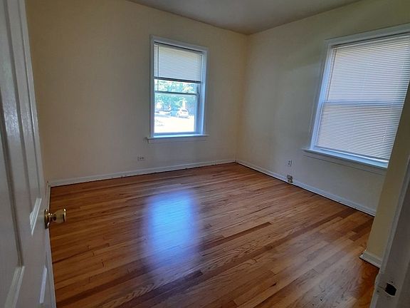 4th image of 1423 W 81st St #1W
