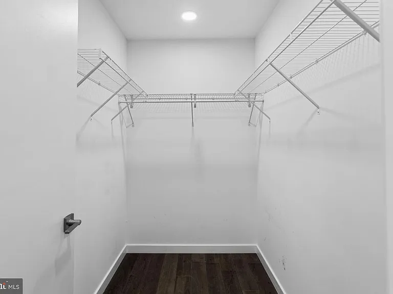 1501 N 31st St #405 — Photo 18