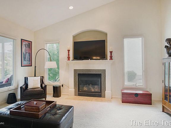 2nd image of 4220 Del Mar Village Dr SW